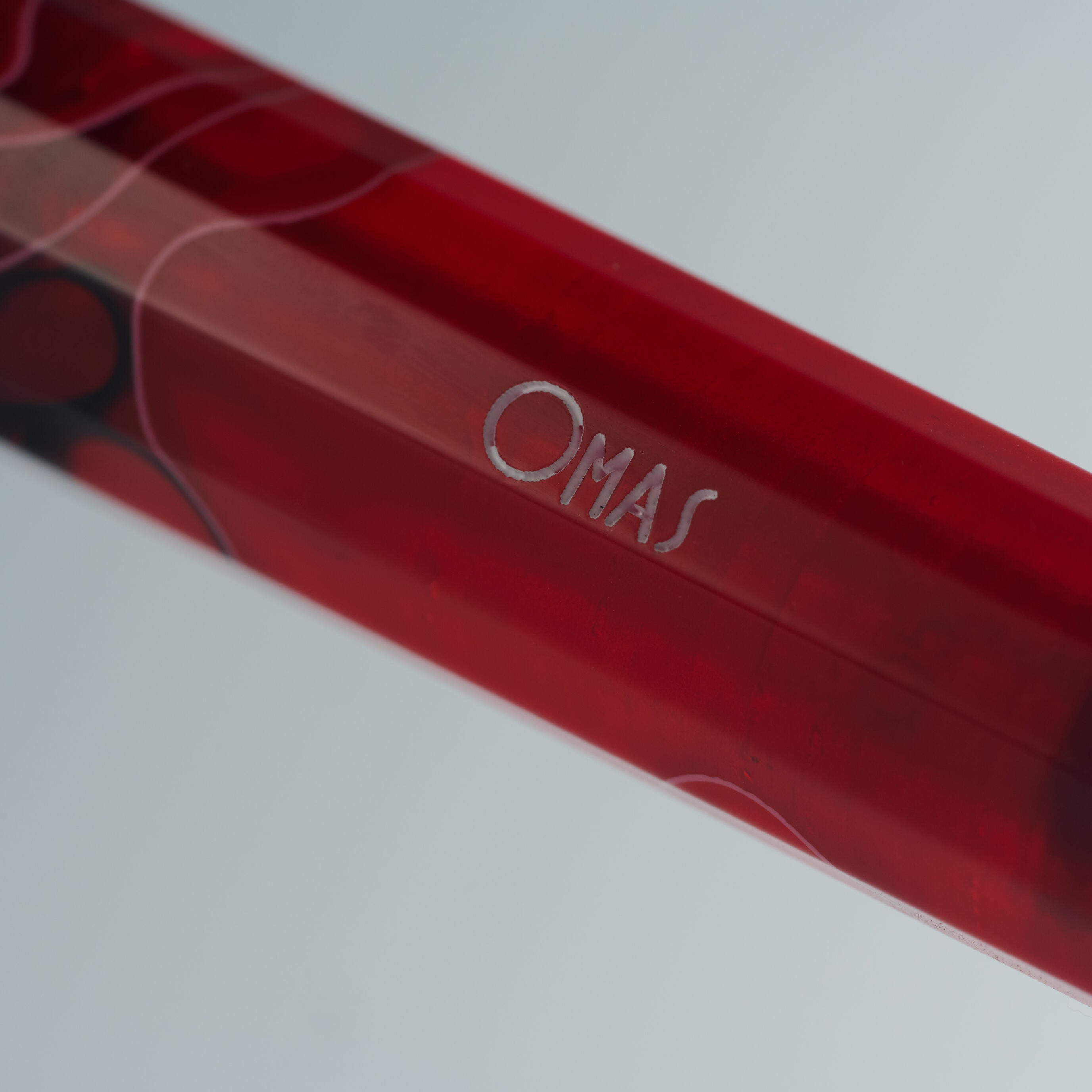 Paragon Bordo Rollerball Pen (White Gold)