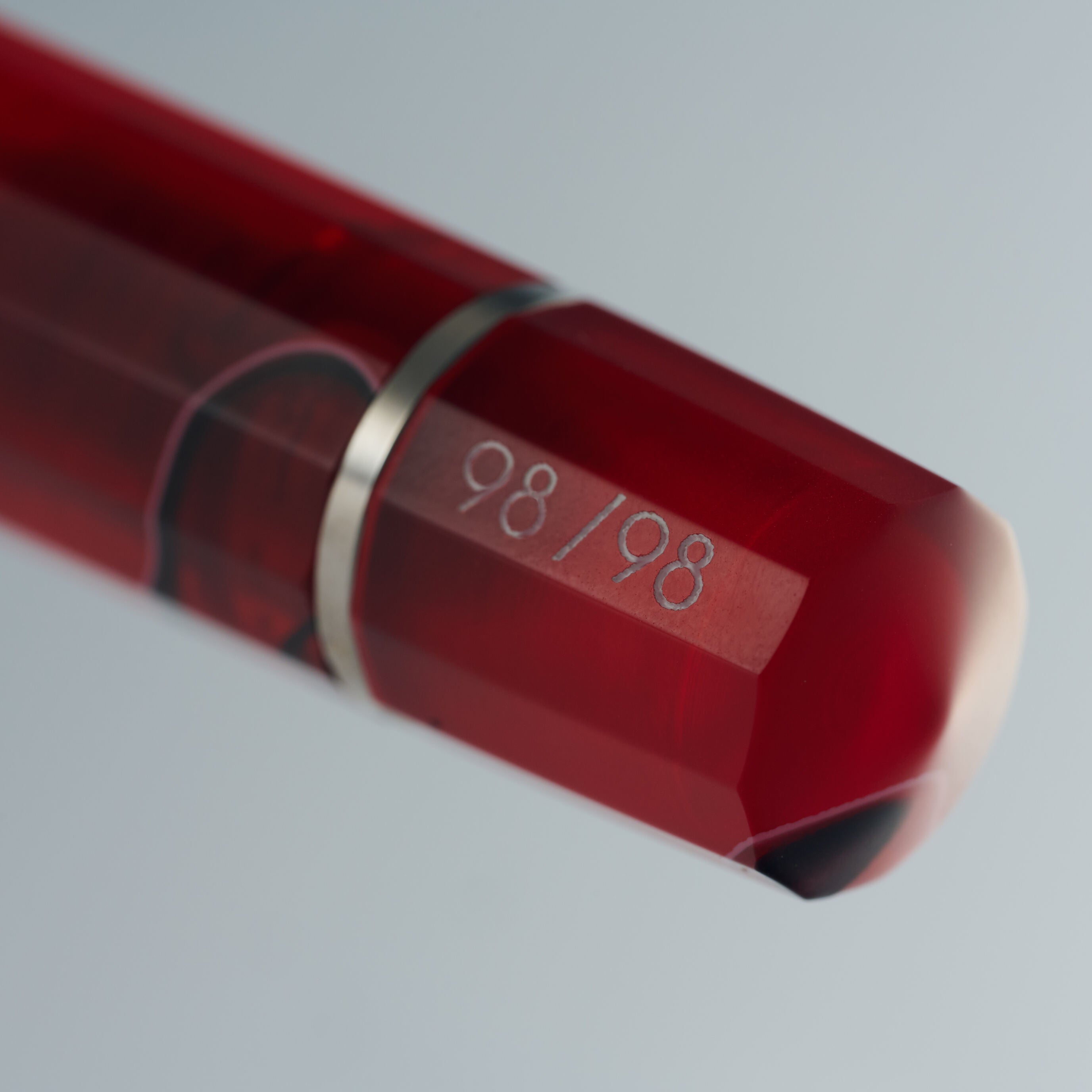 Paragon Bordo Rollerball Pen (White Gold)